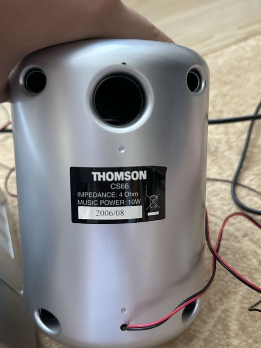 Thomson компактна аудіосистема CD FM AUX музичний центр колонки