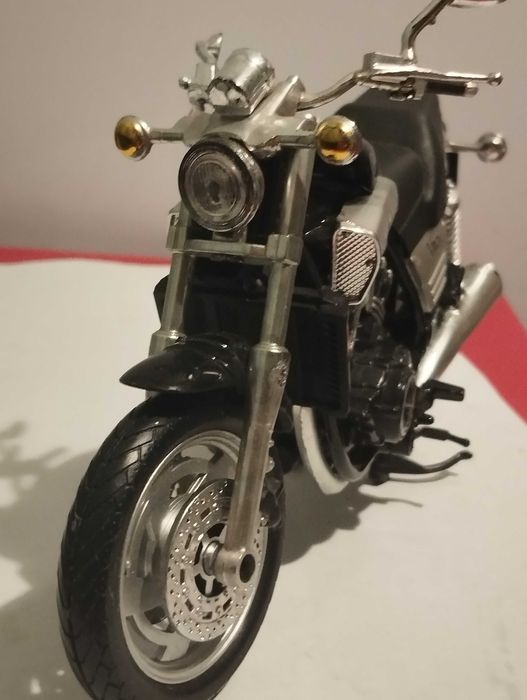 Модель мотоцикла Yamaha VMAX 1993 Black 1/12