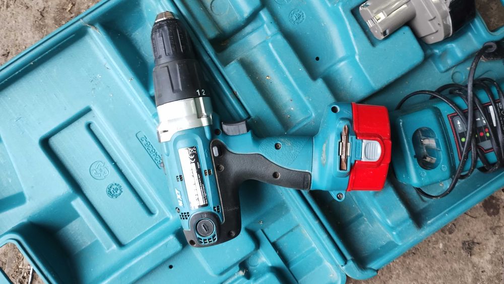 Makita 8434D wkretarka + 2 baterie