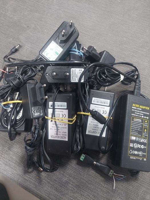 Продам блоки питания различного вольтажа и ампеража..Зарядки для  тел.