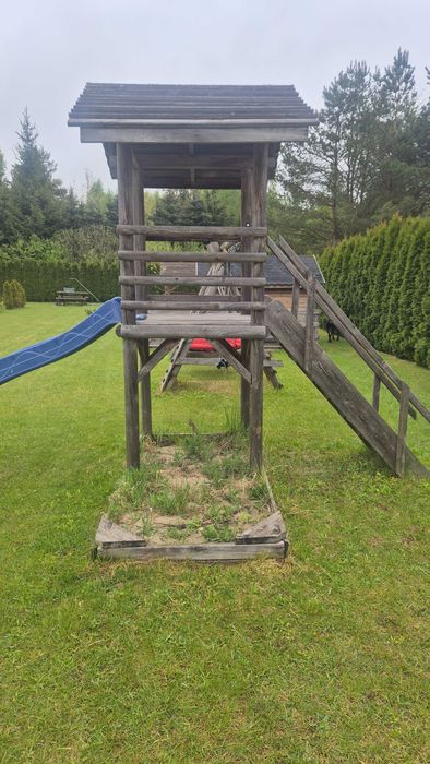 Plac zabaw ślizg piaskownica