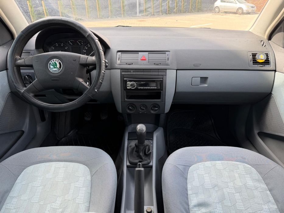 Skoda Fabia 1.4mpi com AR condicionado — photo 2