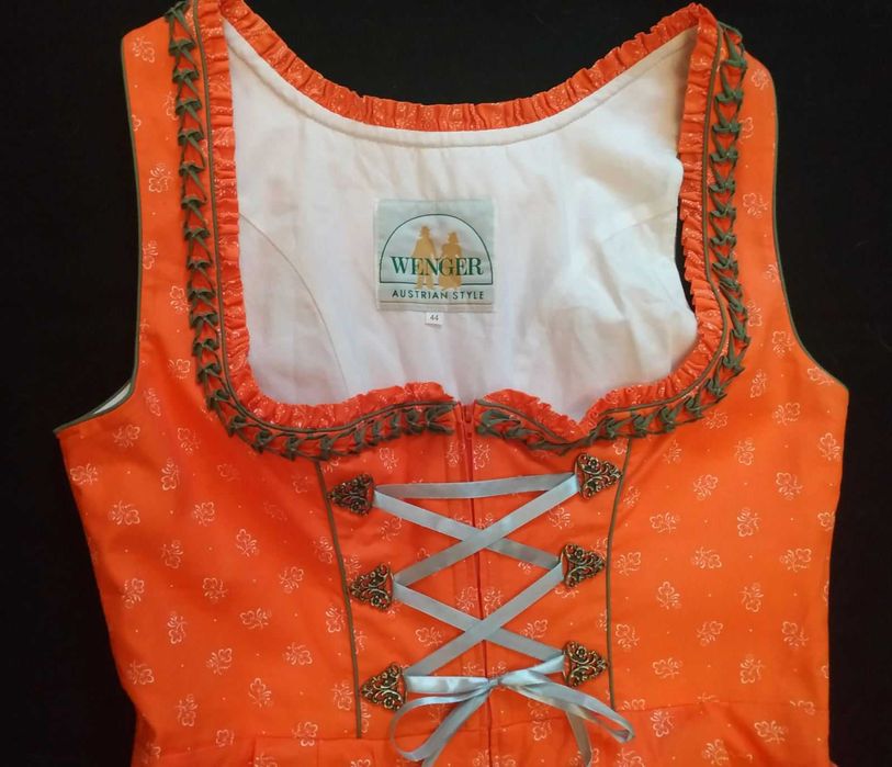 Карнавальньное платье австрийской девушки Октоберфест,
размер 44 L/xl