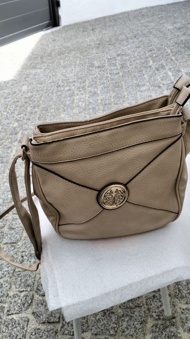 Bolça como nova cor bege barato para desocupar