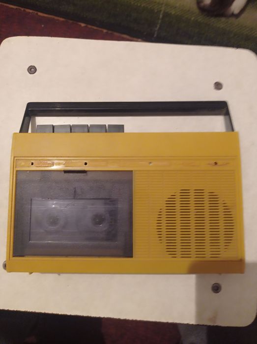 Магнітофон. касетний Японський