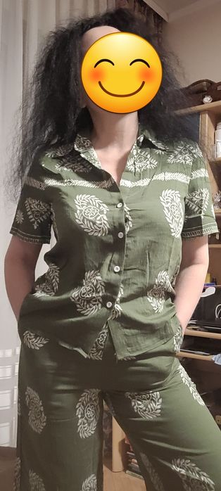 Nowy zielony komplet spodnie ibluzka koszulowa z krótkim rękawem roz M