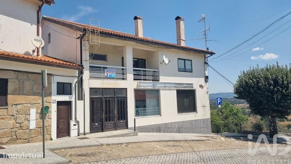 Prédio em Celorico e Vila Boa do Mondego