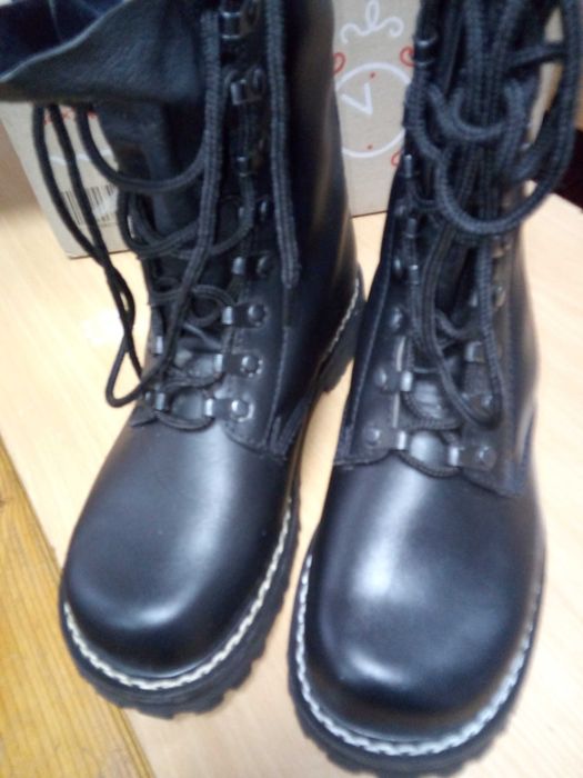 Жіночі черевики (берці)