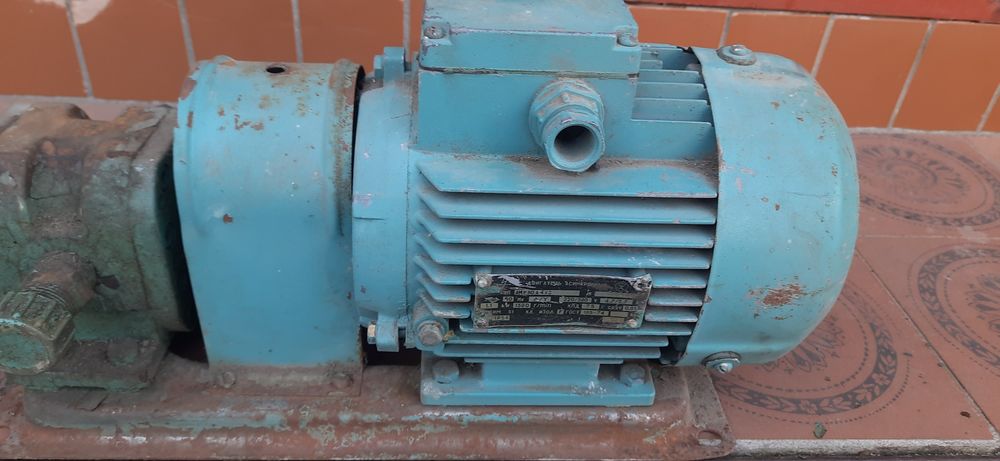 Двигун  антисинхронний