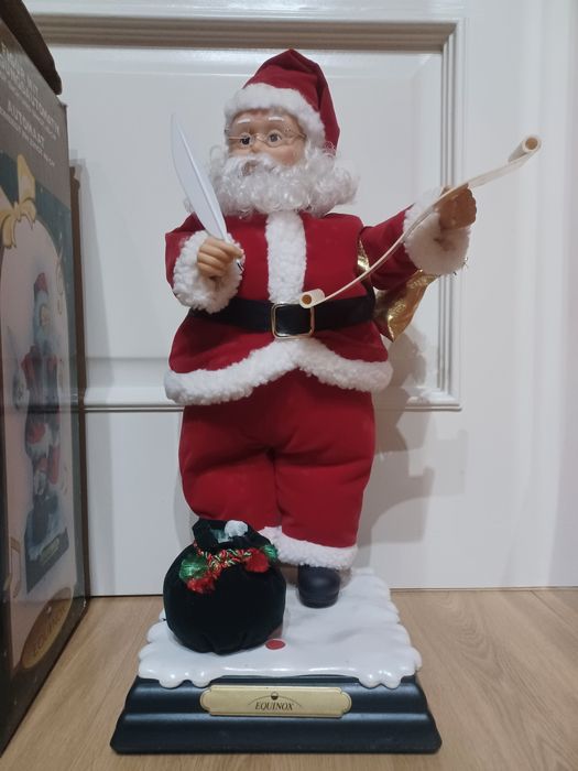 Pai Natal com música e dança