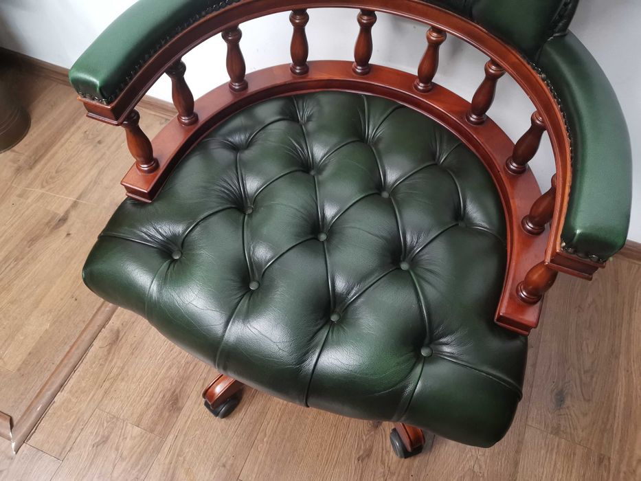 Gabinetowy FOTEL chesterfield kapitański 879/2025