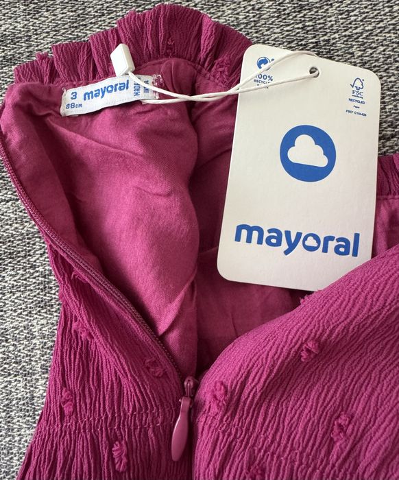 Vestido de menina da marca Mayoral