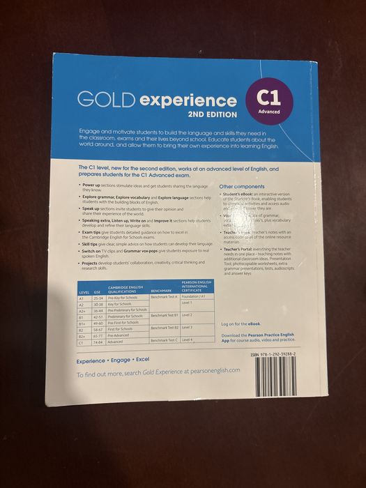 Livro Preparaçao Exame nível C1 inglês- Gold Experience