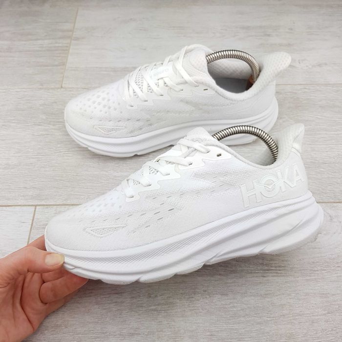 HOKA Clifton 9 жіночі кросівки р. 39