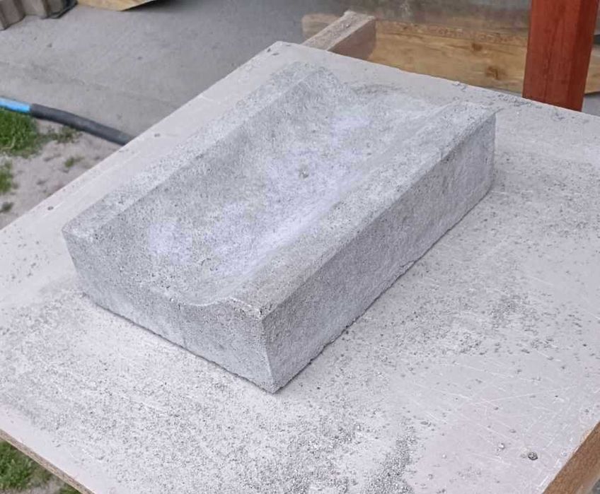 Korytka ściekowe betonowe