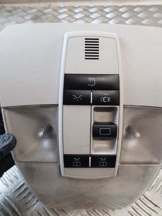 Oświetlenie Wewnętrzne Kabiny A1698205001 Mercedes W169 04R-