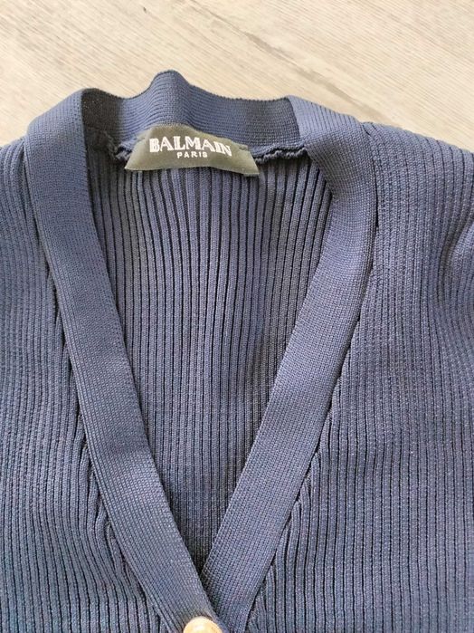 Sweterek logowany prążek rozmiar uni