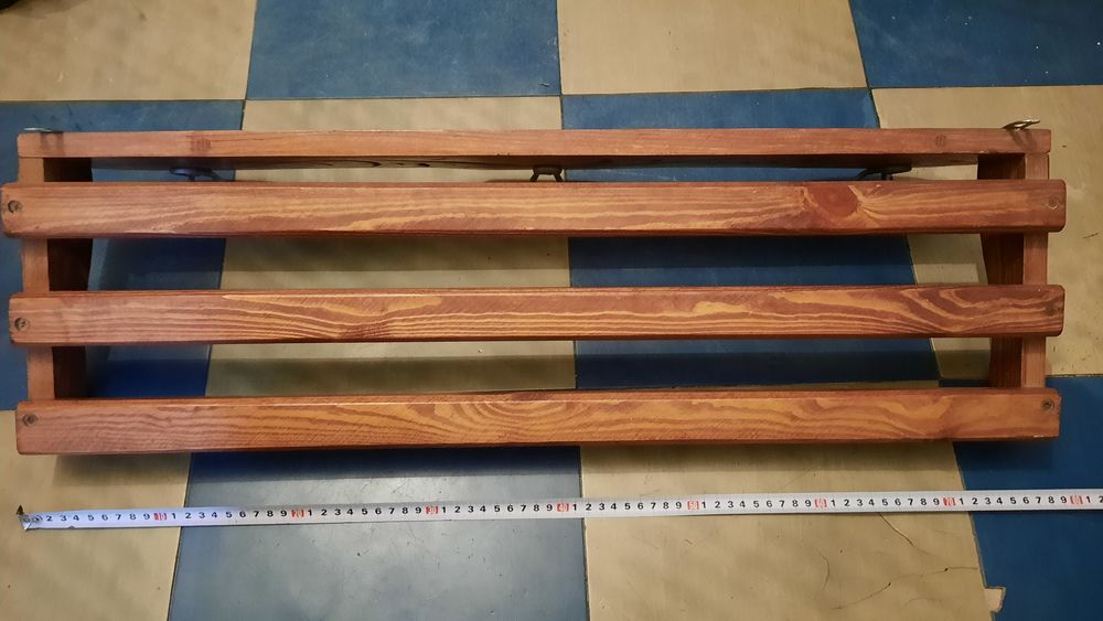 Вешалка резная деревянная с хорошими  крючками