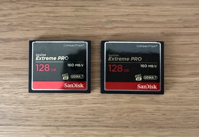 Canon 7D Mark II + PunhoBG-E16 + 2x Cartões CF Sandisk Extreme Pro 128Gb