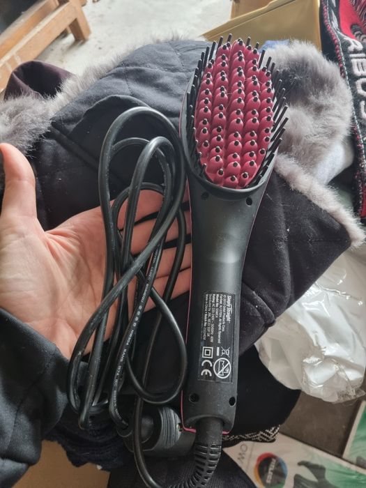 Escova alisadora de cabelo