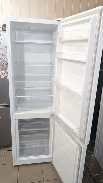 Холодильник Vestfrost