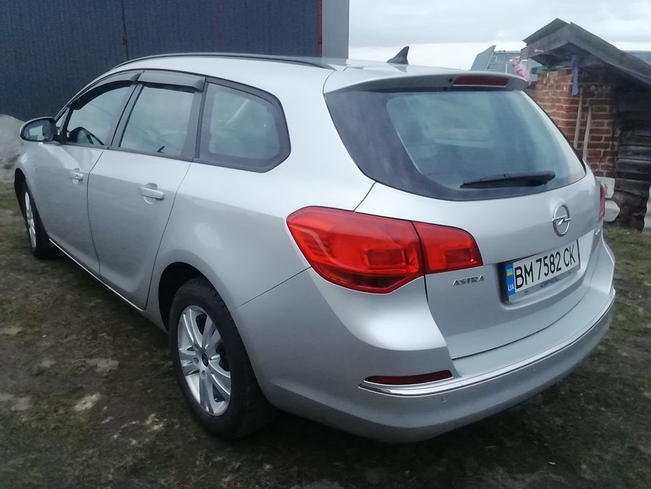 Opel Astra 2012 рік