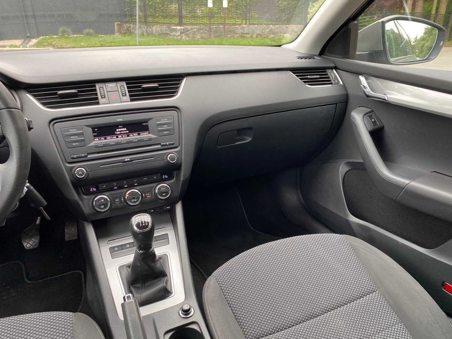 Octavia 1.4 benzyna 140 KM dwa komplety kół