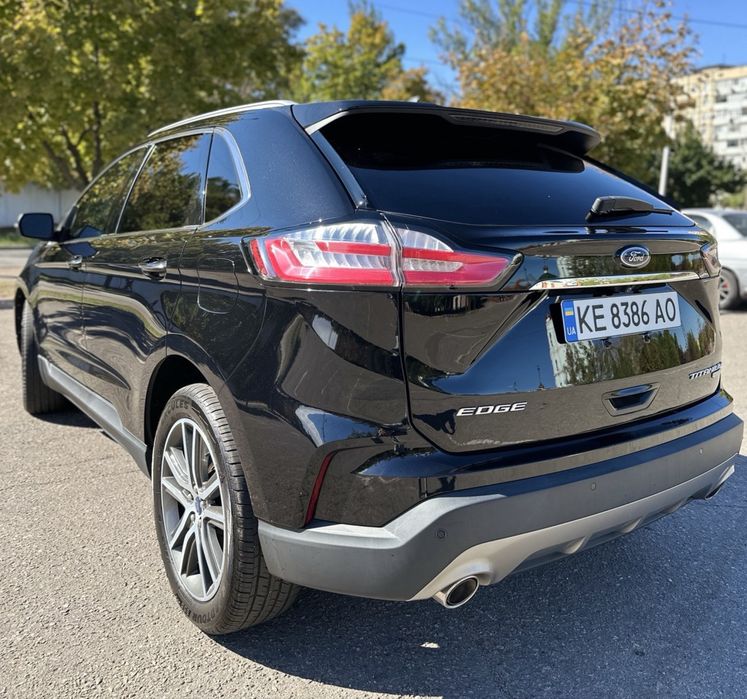 Ford Edge titanium