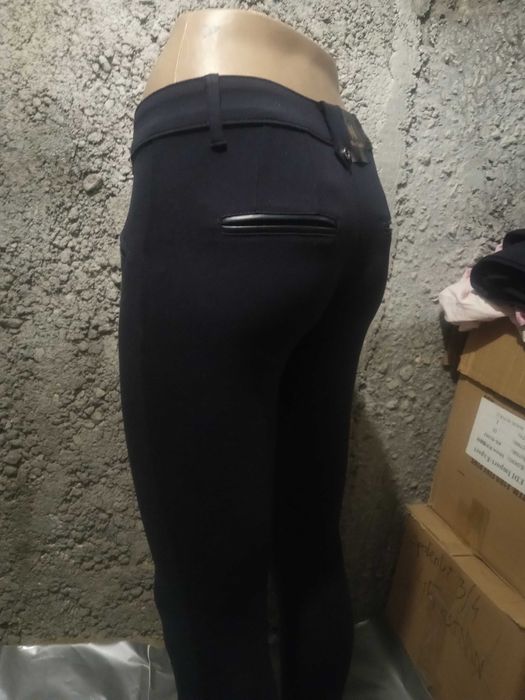 Wyprzedaż Spodni Cena tylko obowiązuje w ten weekend 25zł