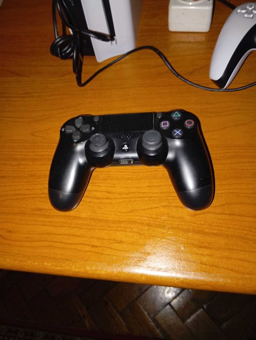 PlayStation 4 e jogos