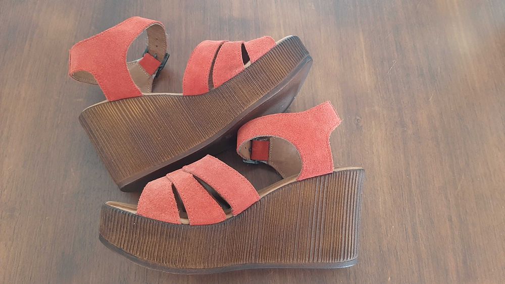 COMO NOVAS Sandálias compensadas pele/camurça encarnadas/vermelhas 36