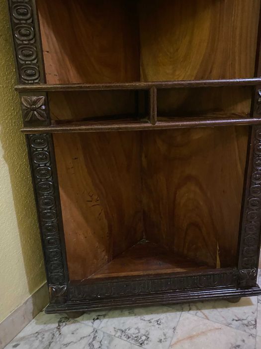 Belo Móvel/Armário/Antiguidade /de Africa.Castanho.Boa Condição.