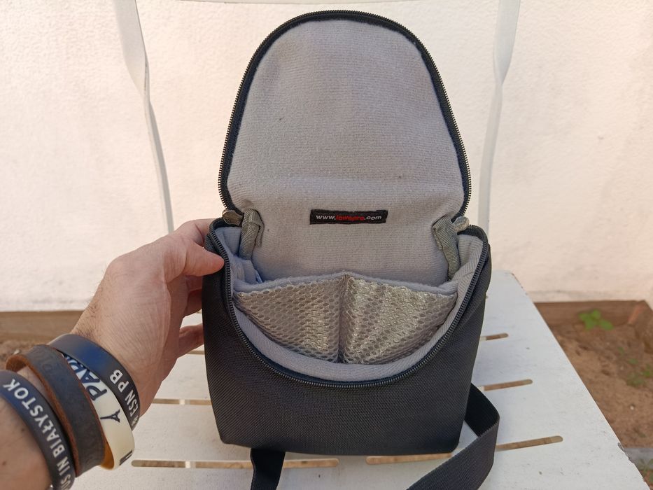 Lowepro D-Res 40 AW – Bolsa Acolchoada para Câmara