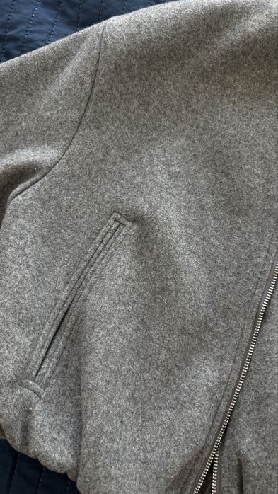 Жіночий бомбер Zara