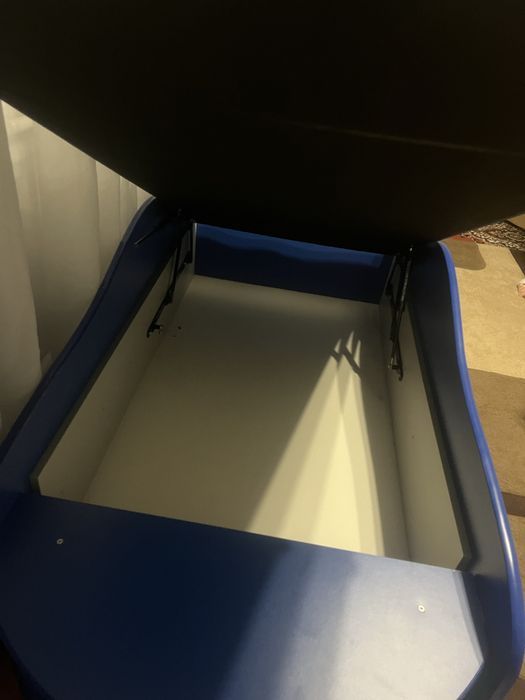 Ліжко машина мерседес