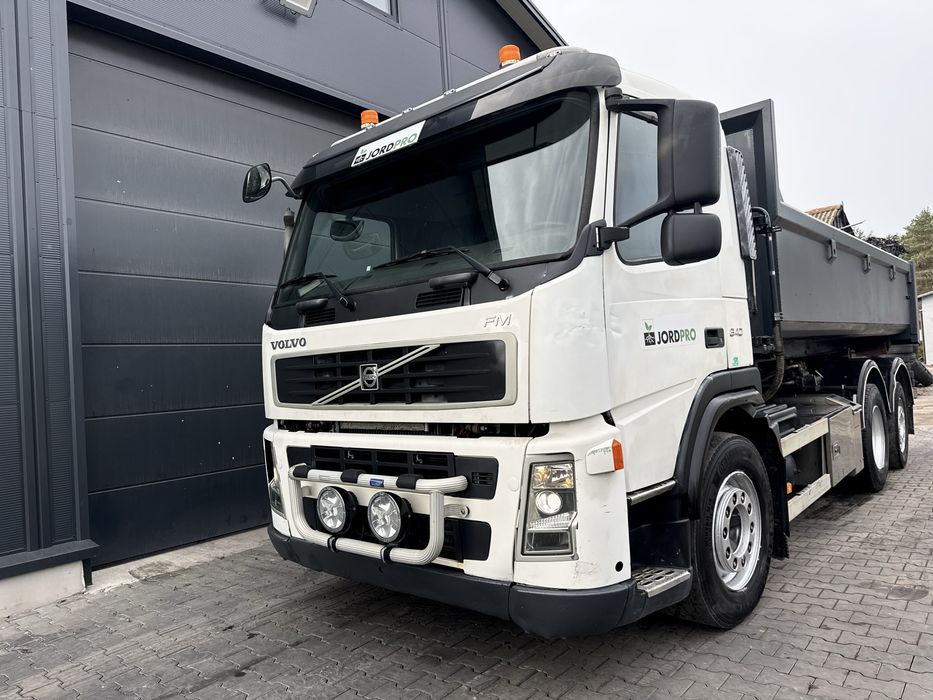 Volvo FM 340 hakowiec wywrotka skrętna oś automat