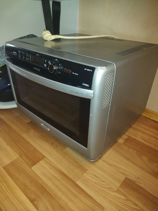 Мікрохвильова піч Wirpool jt 369