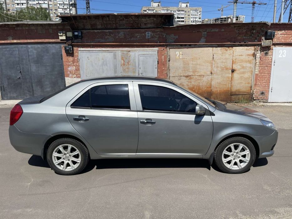Машина Geely MK 2011/бензин.