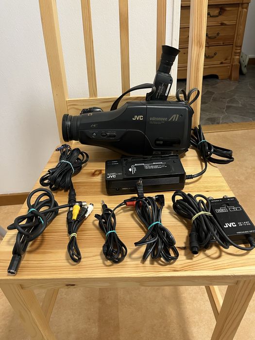 Відеокамера JVC GR-A1E