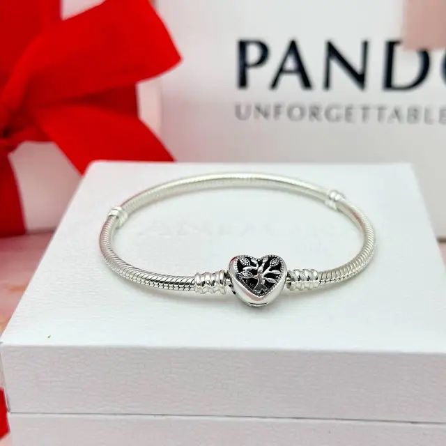 PANDORA Срібло, Браслет + шарм в подарунок (на вибір)