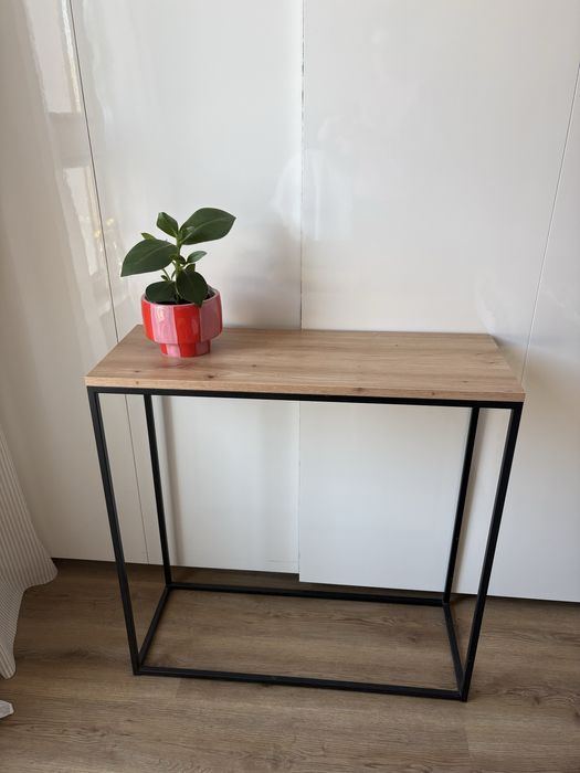 Nowoczesna konsola do przedpokoju