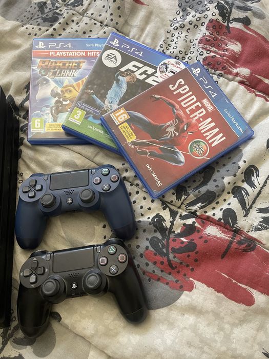 Ps4 pro 1T com 2 comandos