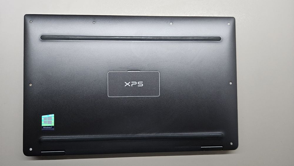 Dell XPS 13 9365 Intel Core i5-8200Y 8Gb RAM 256Gb SSD NVMe FullHD IPS