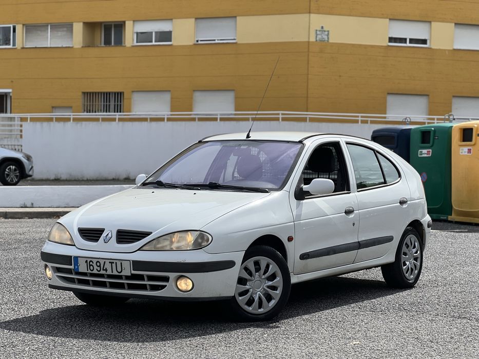 Renault Megane 1.9DCi A/C - 2002 foto 2