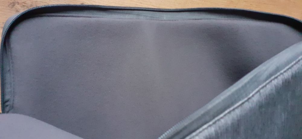 Etui, futerał na laptopa szary