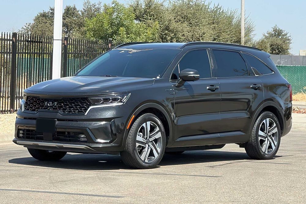 Kia Sorento Plug-In Hybrid SX      2022