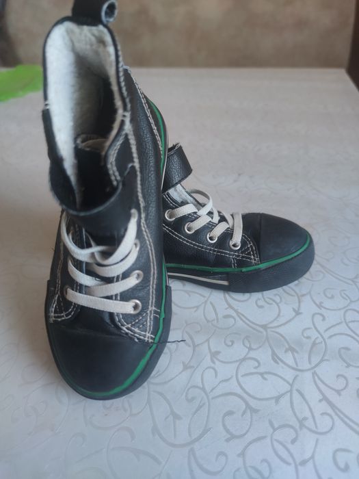 Осінні ботінки для дитини