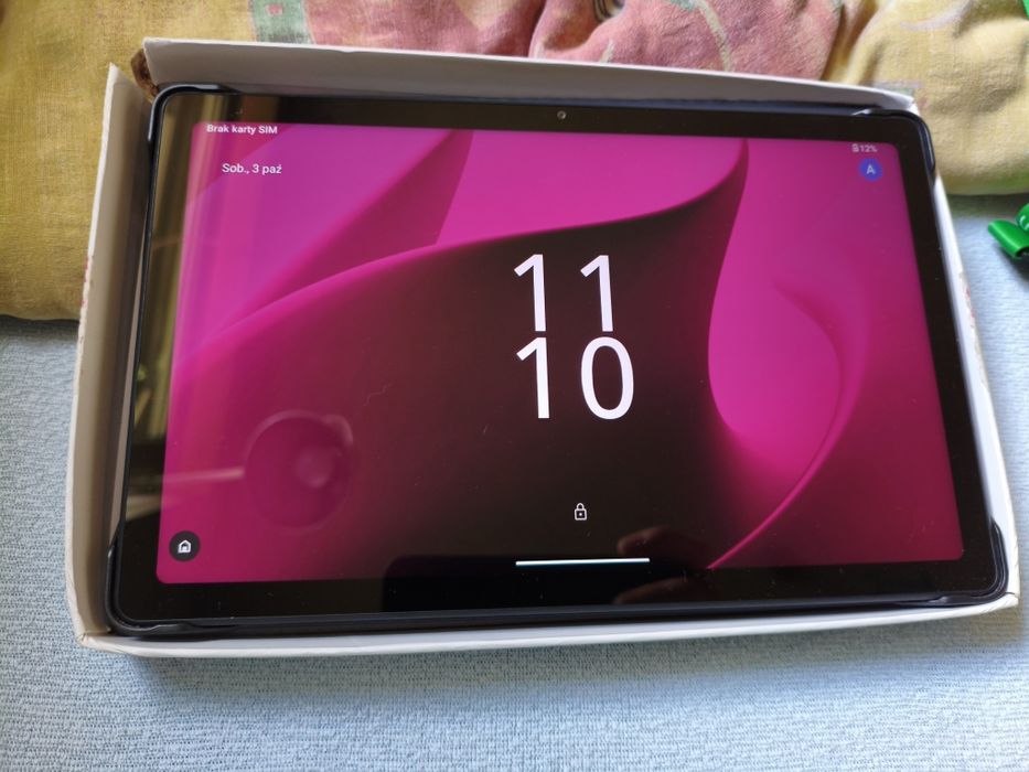 T Tablet 5G T- Mobile z firmowym etui