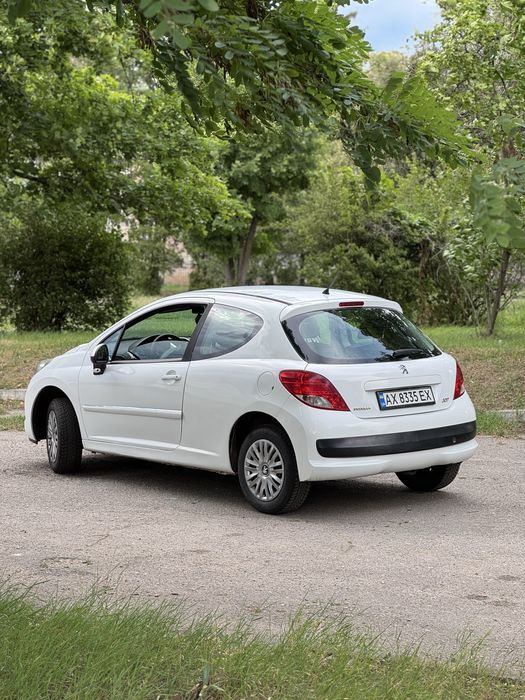 Peugeot 207 2011г.в