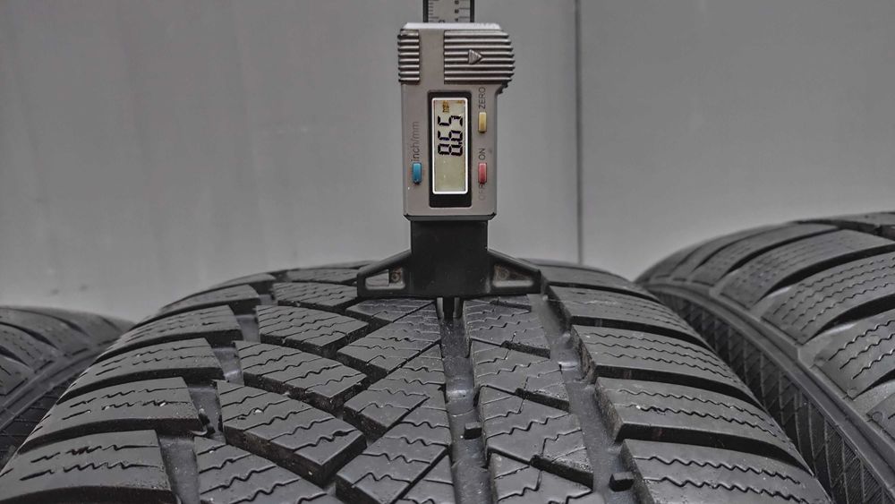 шини 225/50R17. Continental TS 850P. 95%. 20-22р. зима